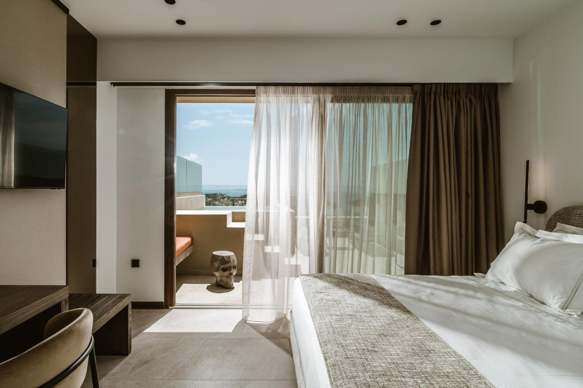 Sivota Sun Side Serenity Bilik gambar